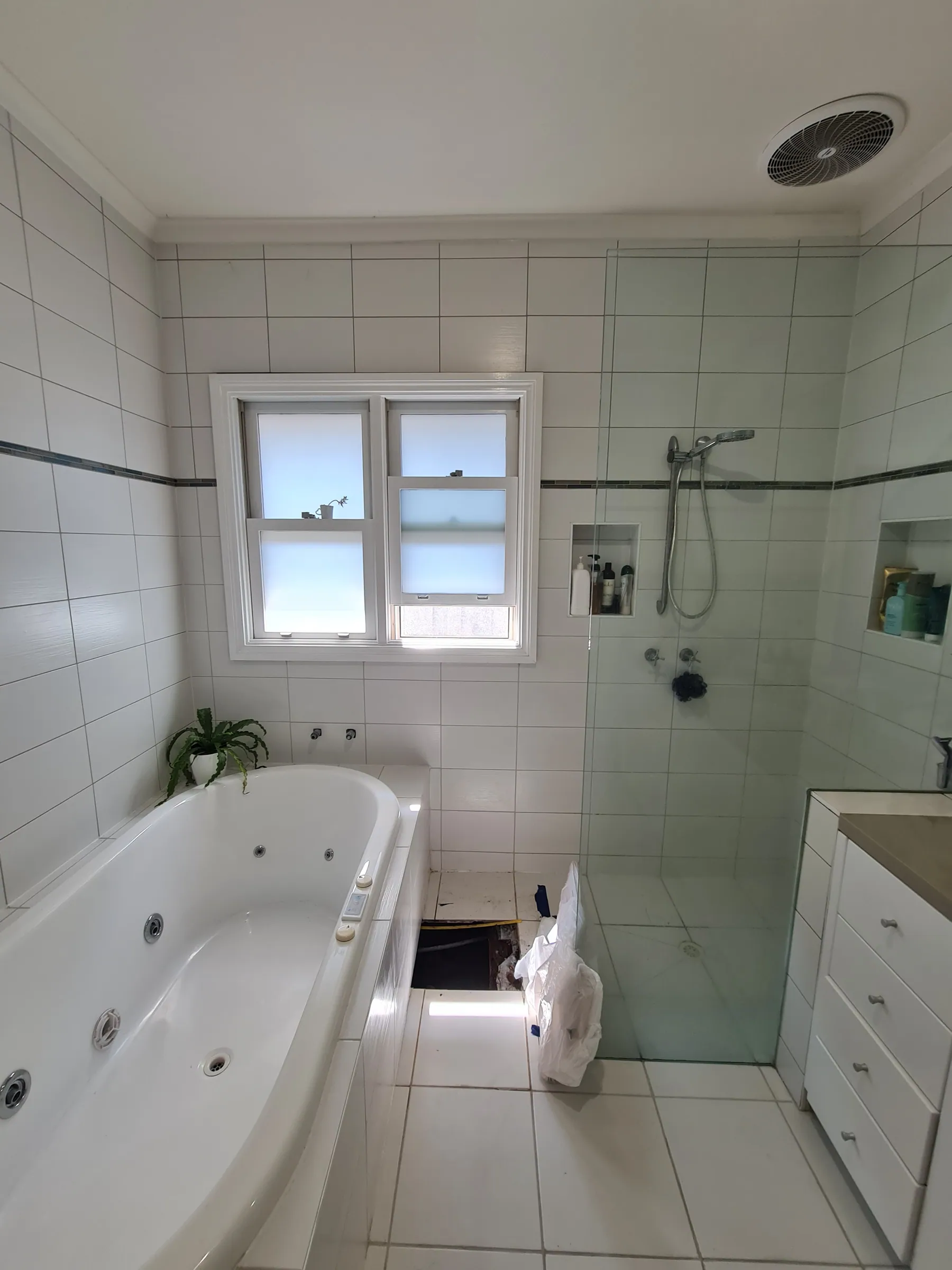 The bathroom, Bentleigh before the renovation