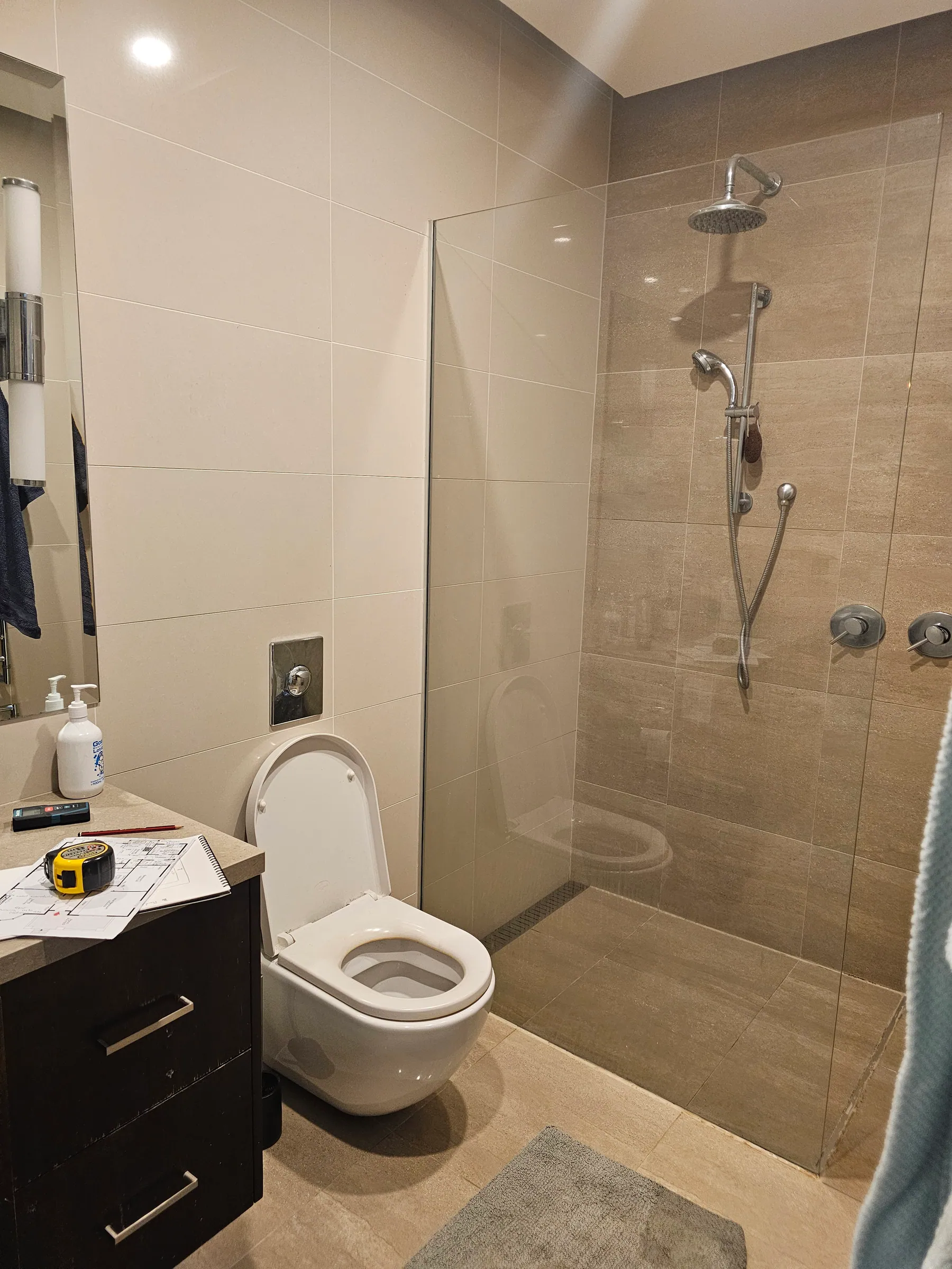 The ensuite, Hampton before the renovation